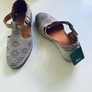 NEW Spring Step Airy Genuine Gray Leather Perforated Comfort Wedges Sz 37 (US 7)